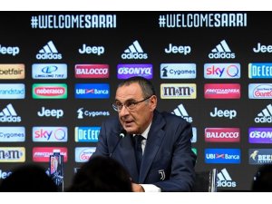 Juventus’ta Maurizio Sarri resmi imzayı attı