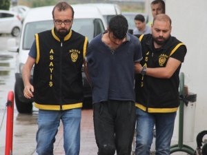 Polisle birlikte 3 kişiyi bıçaklayan zanlı adliyeye sevk edildi