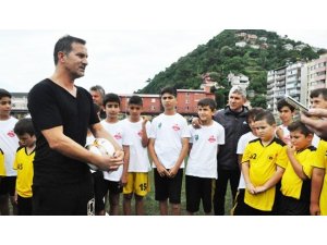 Ünlü futbolcu, isminin verildiği yaz futbol okulunun açılışına gelecek