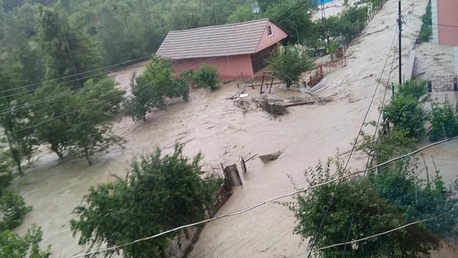 Sulara kapıldılar... Bartın'ı sel vurdu: 2 kayıp...