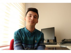 18 yaşındaki Yiğitcan 1 trilyonluk ’elma’nın kurtlarını temizledi