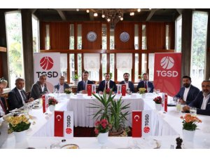 Elazığ’dan önemli tekstil adımı, yatırımı düşünen 10 firmayla görüşüldü