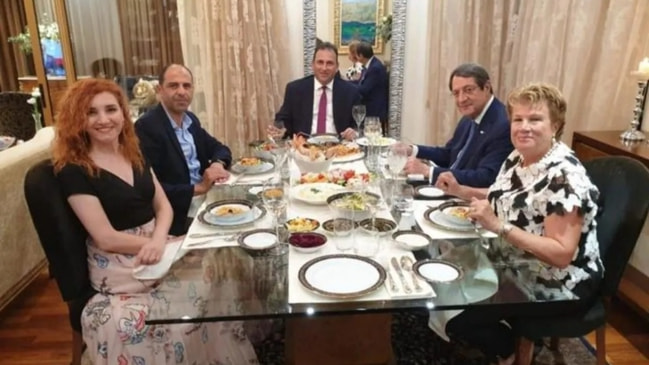 KKTC Dışişleri Bakanı Rum liderle yemekte buluştu!