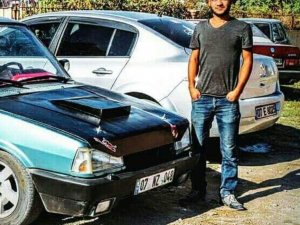 Elektrik akımı iki arkadaşı ayırdı