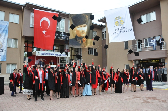 SÜ, Doğanhisar MYO’da ek bina açılışı ve mezuniyet töreni yapıldı