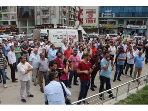 Arsaları tarlaya çevrilen emlakçılar CHP’li belediyeyi protesto etti