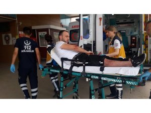 Şarjlı bisilket otomobille çarpıştı: 3 yaralı