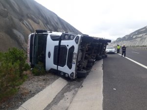 Niğde’de tır devrildi: 1 yaralı