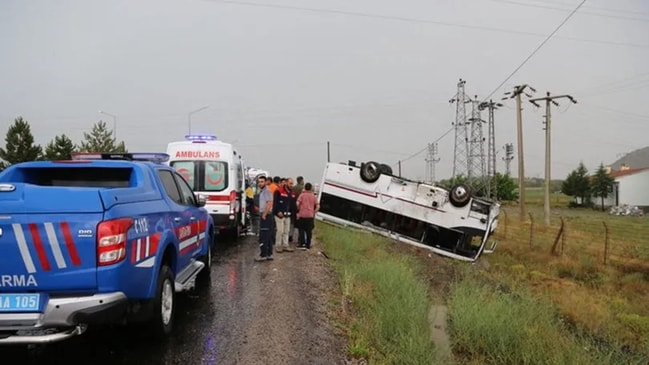 Nevşehir'de yolcu otobüsü ile otomobil çarpıştı!
