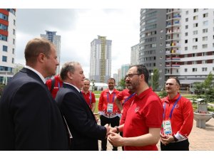 Bakan Kasapoğlu, Belarus’ta sporcu köyünü ziyaret etti