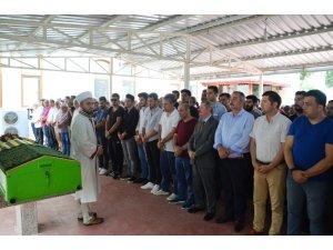 Temizlik malzemesinden zehirlendiği iddia edilen kadın defnedildi