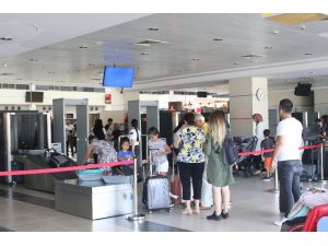 Seçim için şezlonglar boşaldı iç hatar dolup taştı