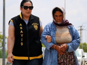 Pazarda cep telefonu ve cüzdan çalan kadın yakalandı