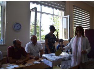 Eski Başbakan Tansu Çiller oyunu kullandı