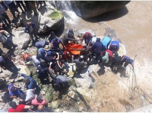 Bisikletiyle suya uçan gencin cansız bedenine ulaşıldı