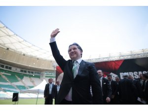 Mesut Mestan: "Taşın altına girdik ama daha nefes alamıyoruz, hep birlikte çıkacağız"