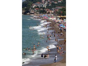 Akçakoca sahilleri hareketlendi