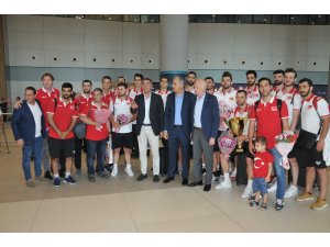 Şampiyon A Milli Erkek Voleybol Takımı, yurda döndü