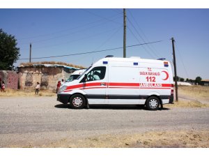 Saman yüklü kamyon işçilerin üzerine devrildi: 7 yaralı