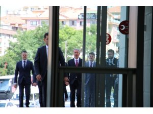 Bakan Akar, Bahçeli ile görüşmek için MHP’de