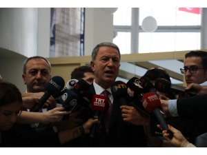 Bakan Akar, Bahçeli görüşmesinde savunma ve güvenlik konuşuldu