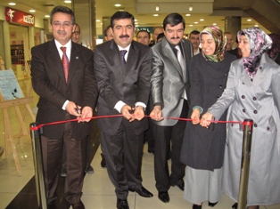 İlk sergilerini açtılar