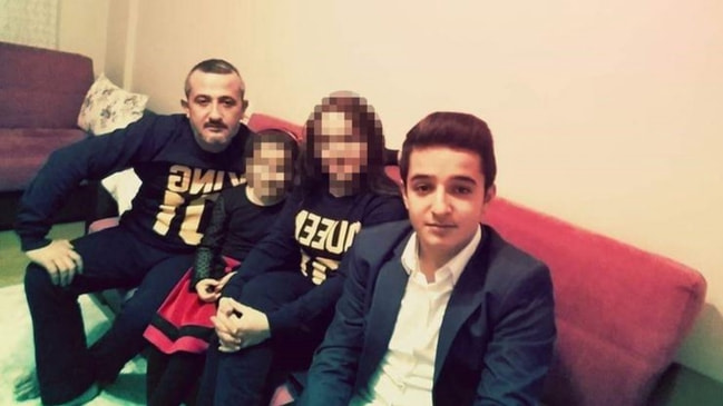 Henüz 18 yaşında... Babasını öldürme sebebi yürekleri dağladı!