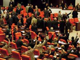 Genel Kurul'da 'kötek' gerginliği