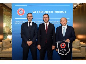 Kasapoğlu ve Özdemir’den UEFA Başkanı Caferin’e ziyaret