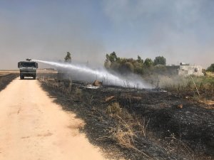 Köydeki yangına itfaiye ve TOMA’lar müdahale etti