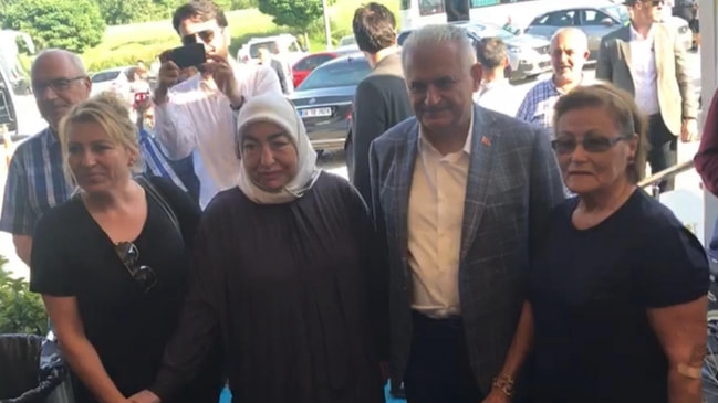 Vatandaştan yoğun ilgi... Binali Yıldırım İstanbul'dan ayrıldı!