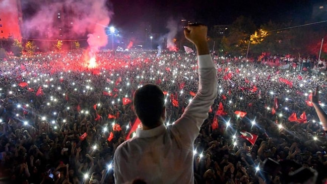 "Ahlaki üstünlüğü kaybettik" AK Parti'li vekil kırmadan, dökmeden uyardı...