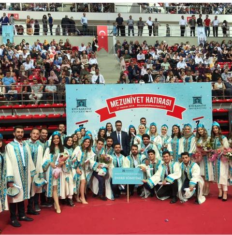 KTO Karatay Üniversitesi Enerji Yönetimi mezunlarının sevinci