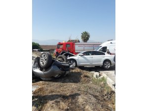 Manisa’da 2 otomobil çarpıştı: 4 yaralı