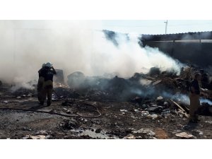 Çeşme’de geri dönüşüm atık toplama deposu yandı