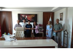 LGS'de tam puan alan öğrenci altınla ödüllendirildi