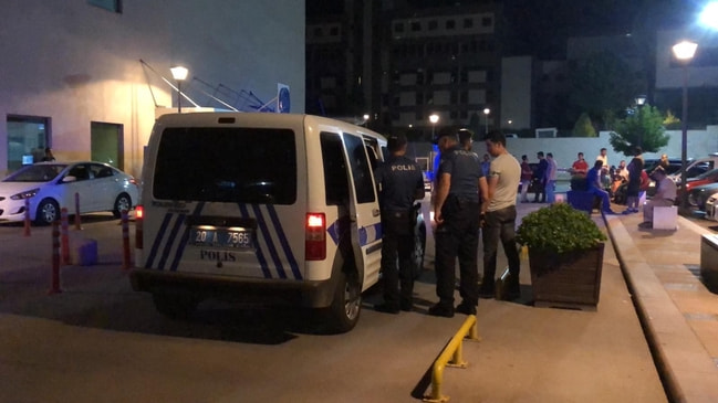 Kavga kanlı bitti... Kaymakamın çocukları kavgada bıçaklandı...