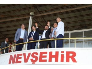 Nevşehir Belediyespor’un maçlarını oynayacağı Gazi Stadyumunda inceleme
