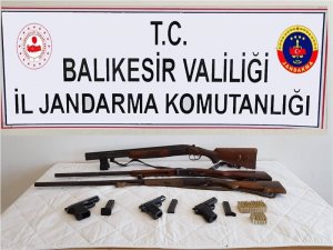 Balıkesir’de jandarmadan silah operasyonu
