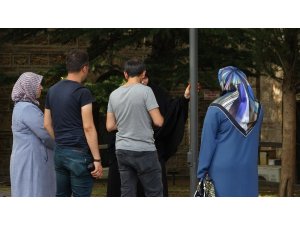 Göz açıp kapayıncaya kadar çantayı götürdüler