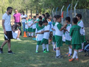Ereğlispor Futbol Okulu çalışmalarını sürdürüyor