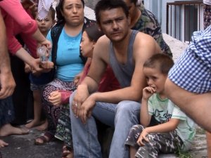 Arnavutköy’de yangında alevlerin arasında kalan çocukları itfaiye kurtardı