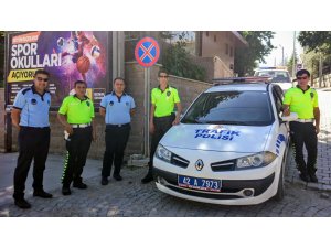 Bozkır'da trafik ve zabıta ekiplerinden "trafikte yaya önceliği" denetimi