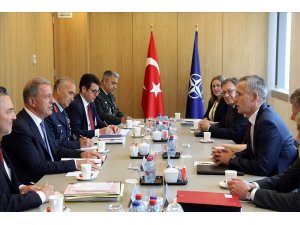 Milli Savunma Bakanı Akar, NATO Genel Sekreteri Stoltenberg ile bir araya geldi