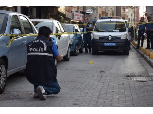 İş yerine pompalı tüfekli saldırıda müşteri yaralandı