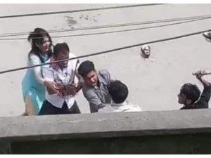 Karısının eski sevgilisi tarafından sokak ortasında öldürüldü