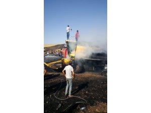 Biçerdöver yandı, 50 dönümlük ekili arazi kül oldu