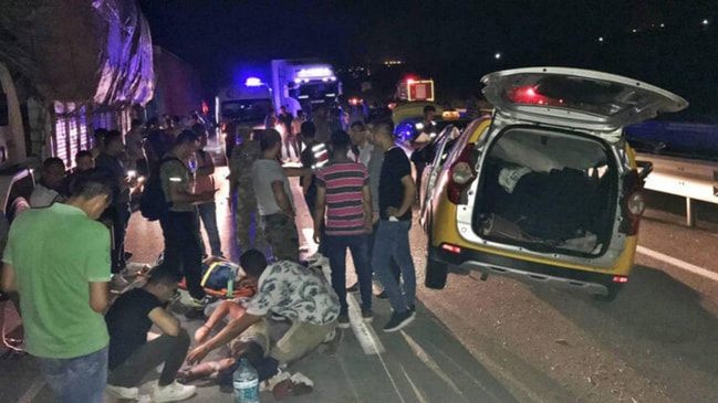 Taksi, kamyona çarptı... Askerlerin terhis sevinci yarım kaldı!