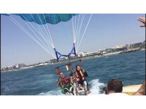 Tekneye bağlı paraşütle 50 metreden denize düşen Filistinli turist öldü