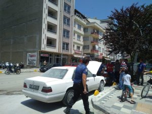 Park halinde ki araç alev aldı